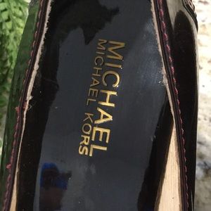 MICHAEL KORS PUMPS